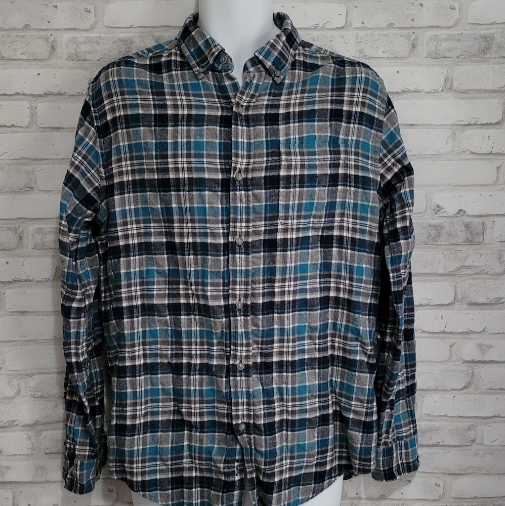 Croft & Barrow Blue/Grey Flannel Size M
